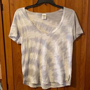 VS PINK vneck tee *like new*